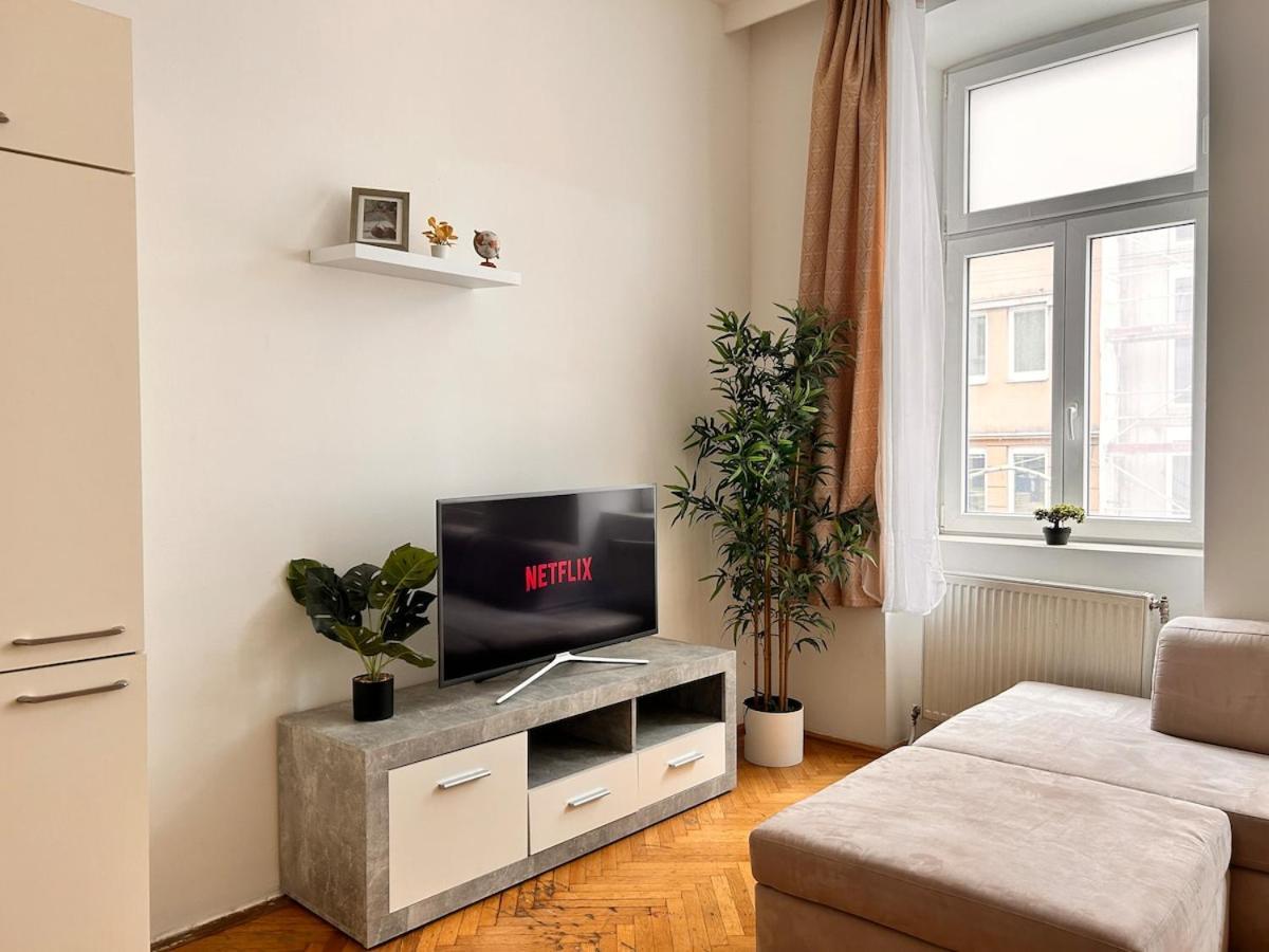 Spacious Central 4-Room Suite For 6 - Near Subway Wenen Buitenkant foto