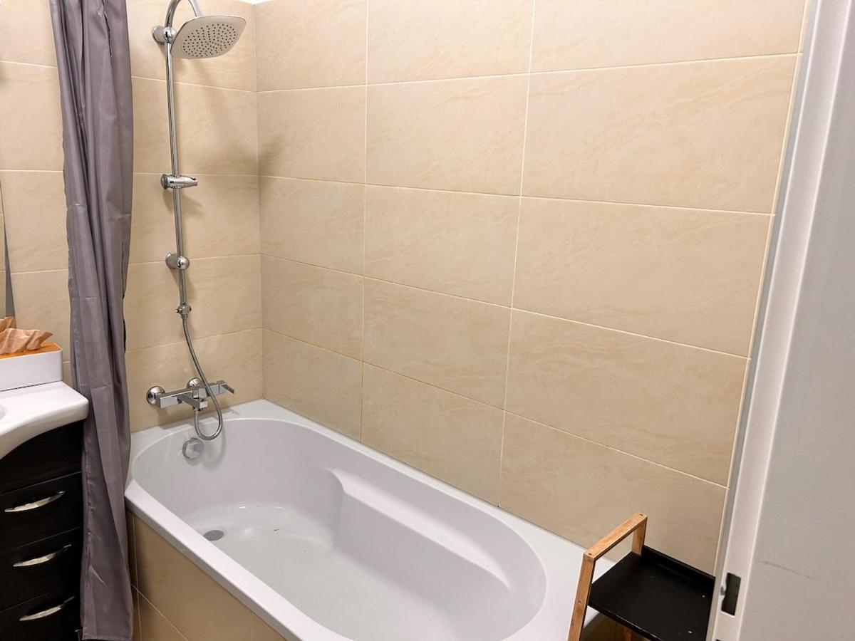 Spacious Central 4-Room Suite For 6 - Near Subway Wenen Buitenkant foto