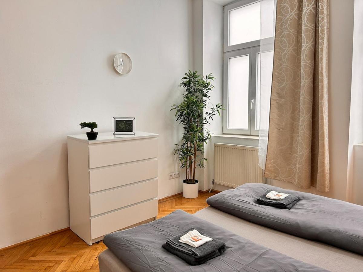 Spacious Central 4-Room Suite For 6 - Near Subway Wenen Buitenkant foto